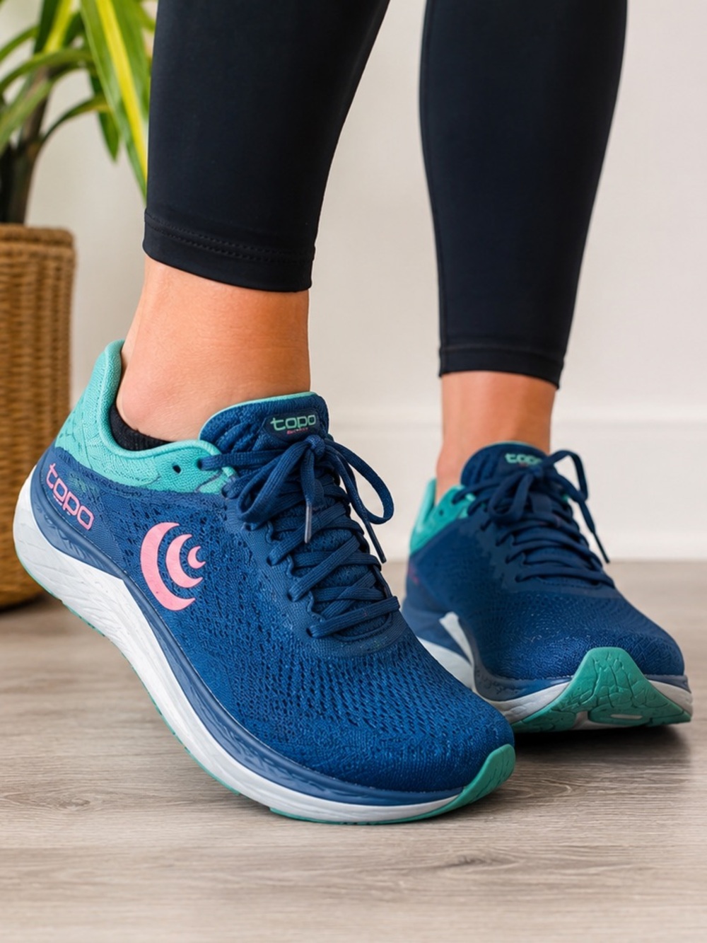 Topo Athletic Ultrafly 5 Blue Aqua Running Shoes Women’s US 8 EU 39